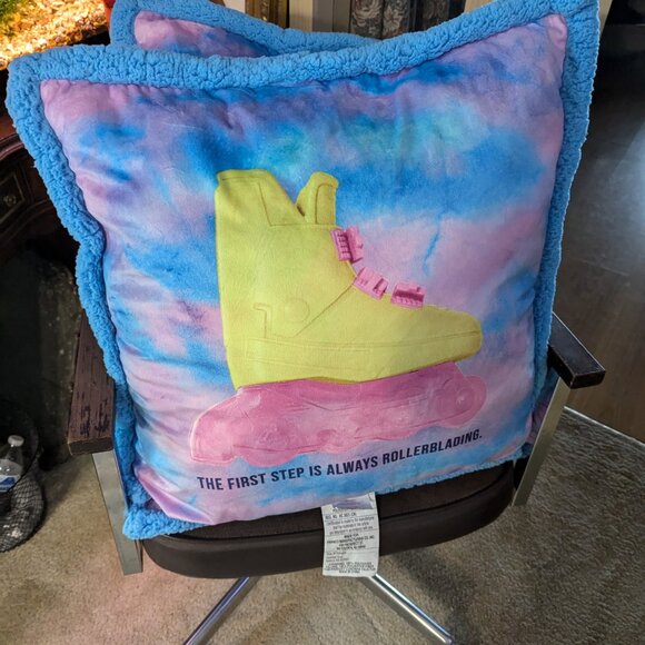 Barbi Decorator Rollerblading PIllows Set of 2 - Picture 4 of 4